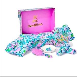 Lilly Pulitzer “Be the sunshine” GWP box